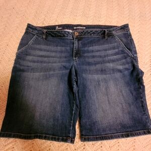 Liz Claiborne Classic Jean Shorts